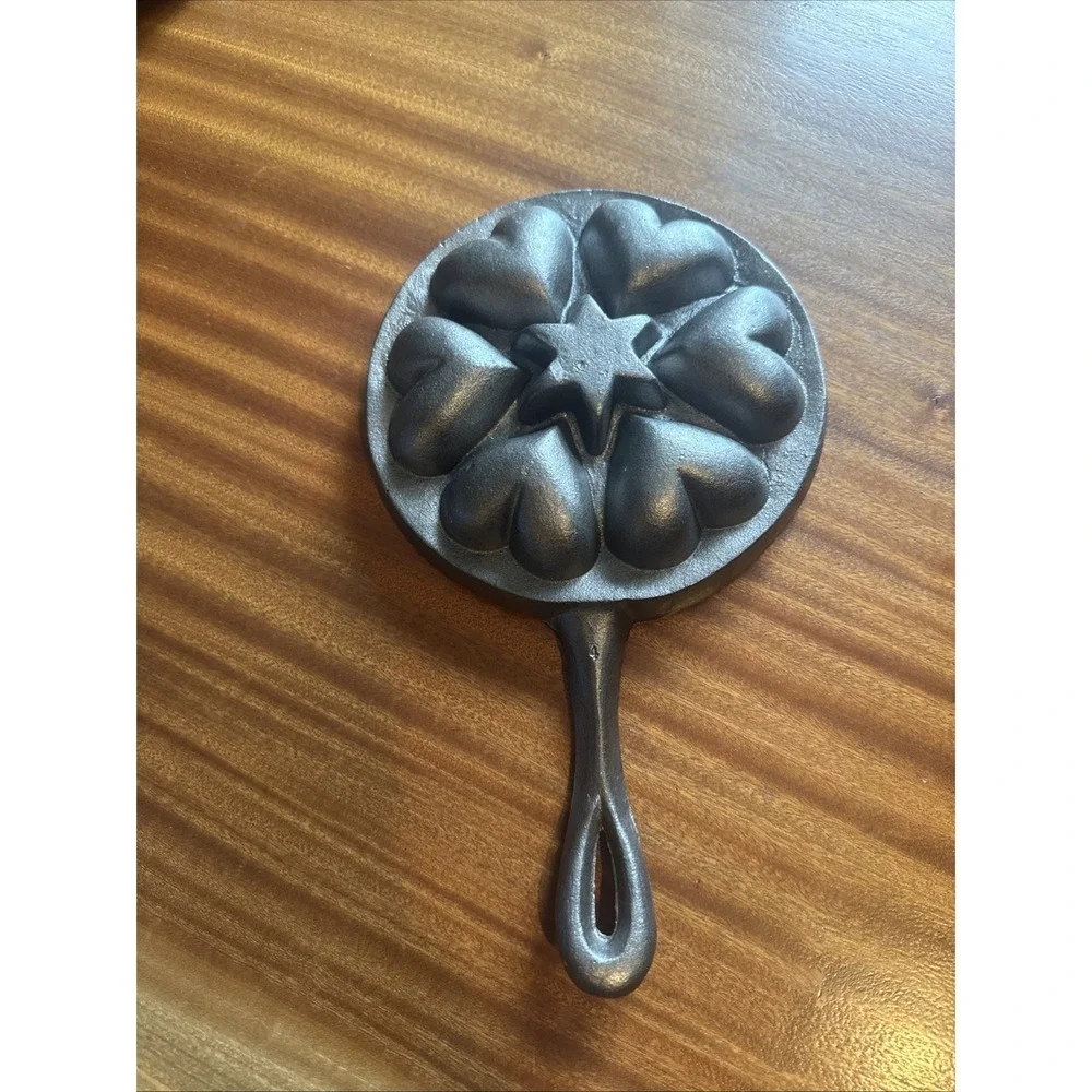 Vintage Cast Iron Star And Hearts Muffin Cake Cornbread Pan